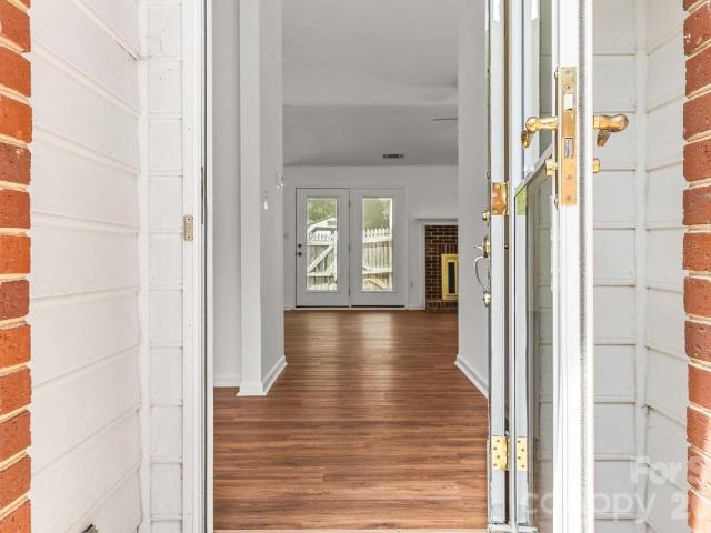 739 Oakbluff Circle