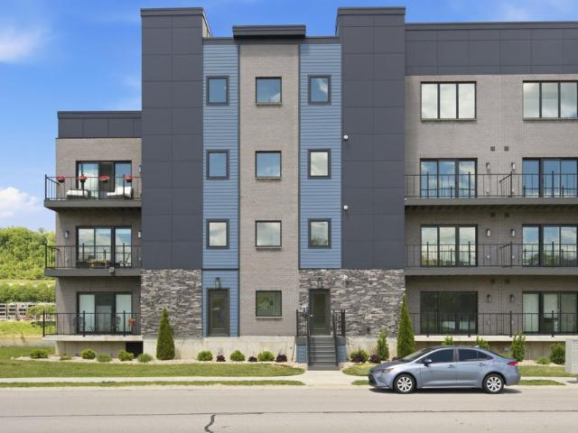 739 Manhattan Boulevard # 302