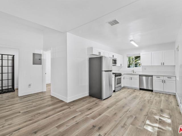 739 Westbourne Dr, West Hollywood, US, CA