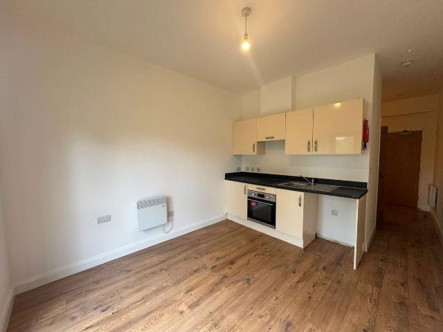 77 81 Bank Parade, Burnley, Lancashire BB11, 1 bed flat to rent, £550 pcm | PrimeLocation