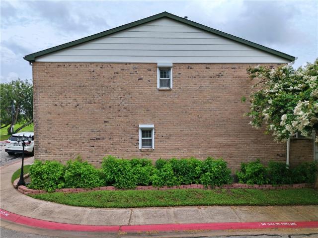 77 Townhouse 77
