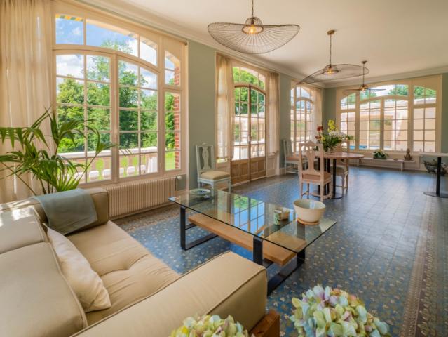 77 vers Coulommiers, à 41' de Paris Propriété 650m2, 2 Ha