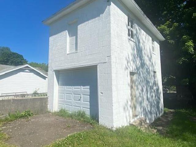77 W Pine Street