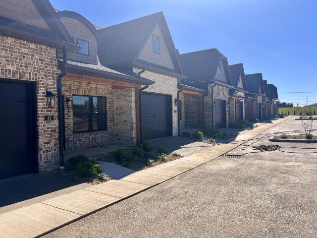 77 Waylon Way