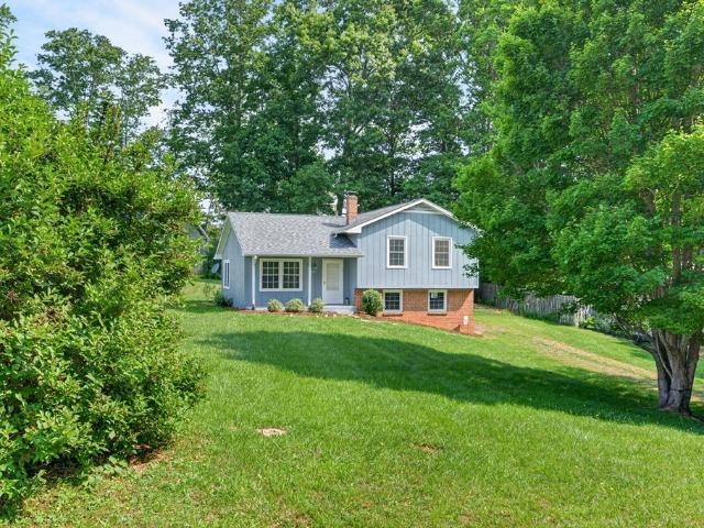 77 Amelia Ln
