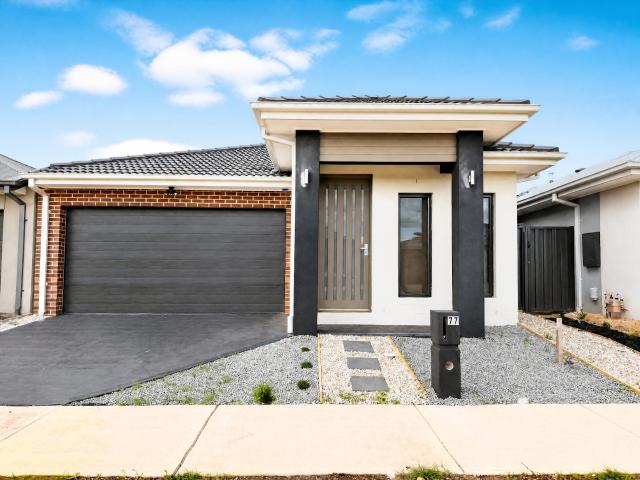 77 Buckingham Boulevard, Strathtulloh, VIC, 3338