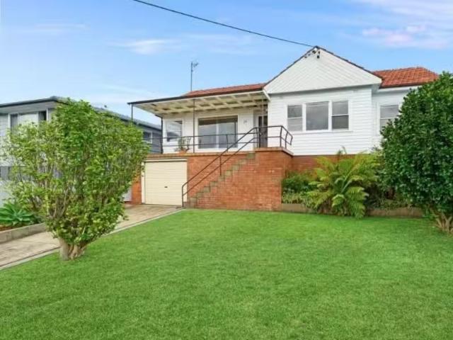 77 Buttaba Avenue, BELMONT NORTH House for rent Listed by Rex.