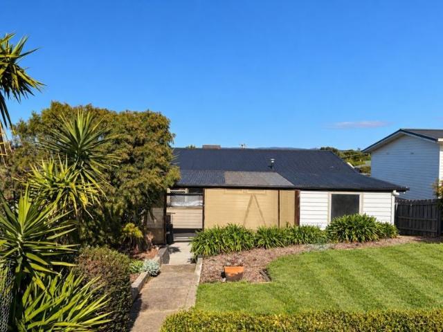 77 Chapple Street, Ravenswood