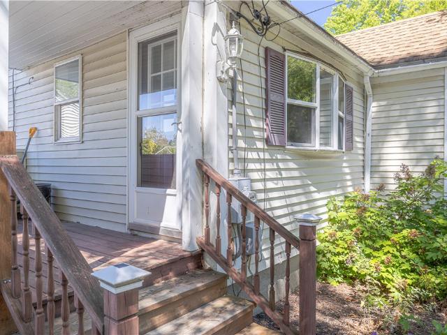 77 Chestnut Hill Road