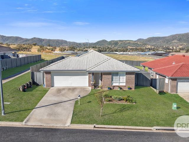 77 Denman Avenue, TAMWORTH NSW 2340