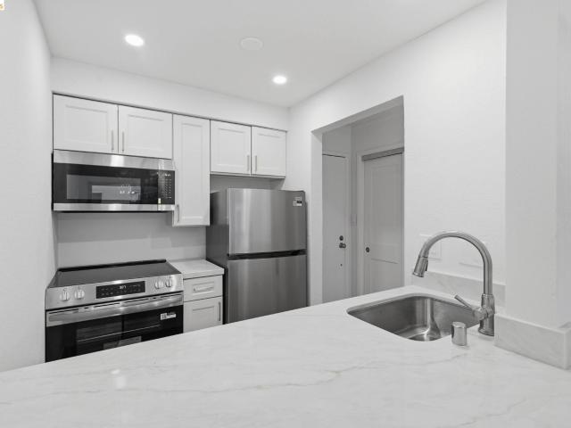 77 Fairmount Ave 112