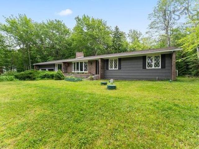 77 Fletcher Drive, Fall River, NS, B2T 1J2 house for sale | Listing ID 202618 | Royal LePage
