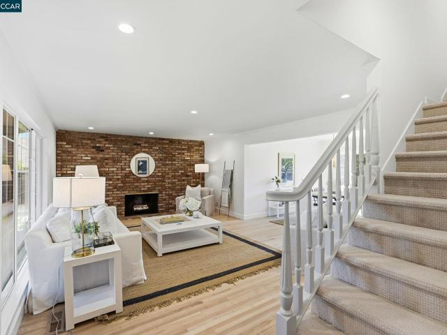 77 Gaywood Pl