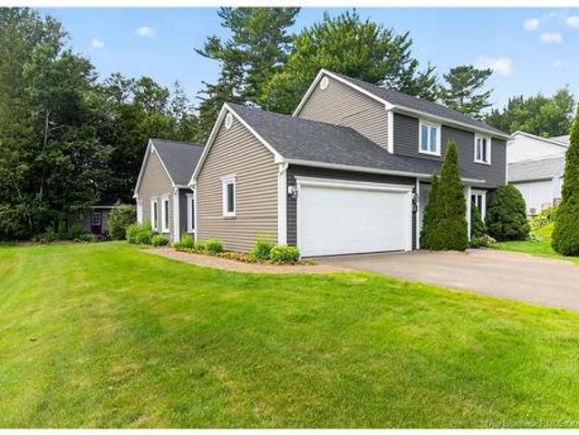 77 Gravenstein St, New Maryland, NB, E3C 1B8 Luxury House for sale | Listing ID NB144554 | Royal LePage Carriage Trade Luxury Properties