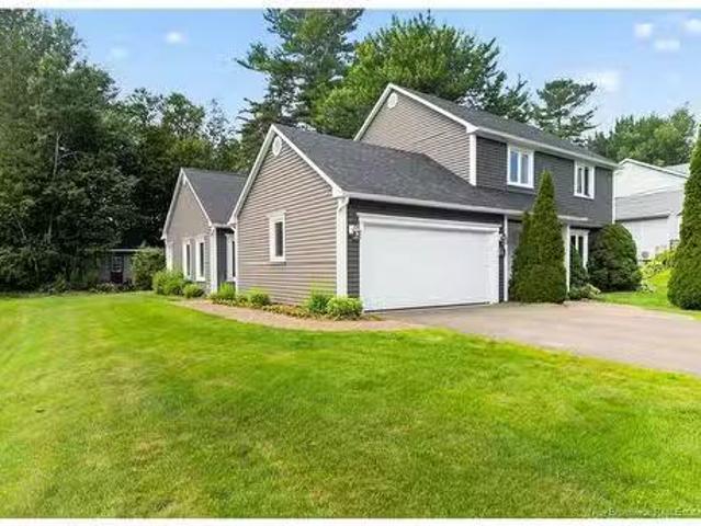 77 Gravenstein St, New Maryland, NB, E3C 1B8 Luxury House fo.