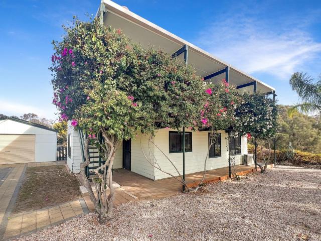77 Greenly Avenue, Coffin Bay