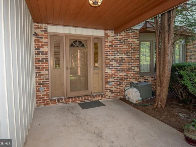 77 Hampton Drive