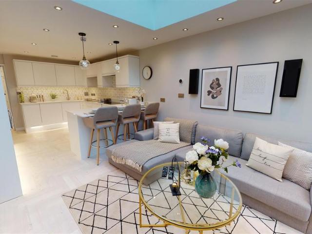 77 Heeley Road, Metchley, B29 6DP, United Kingdom | 7 bed house for rent #133648879 | Rentberry