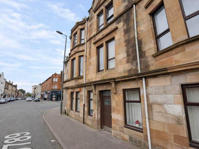 77 High Street, Johnstone PA5, 2 bed flat to rent, £800 pcm | PrimeLocation