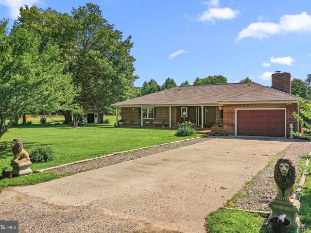 77 Kent Cove Ln, Kilmarnock, VA 22482 | MLS #2517