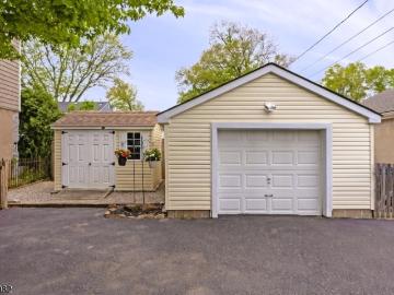 77 Livingston Ave