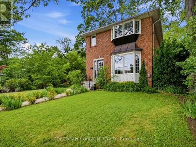 77 Mineola Road E, Mississauga, ON, L5G 2E6 house for sale | Listing ID W13802 | Royal LePage