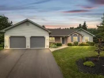 77 Parkside Drive, Charlottetown, PE, C1E 1M8 house for sale.