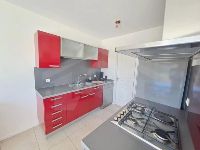 77 RUE DES AMOURS RIVES. Résdence Récente. T3 meublé. 77m2