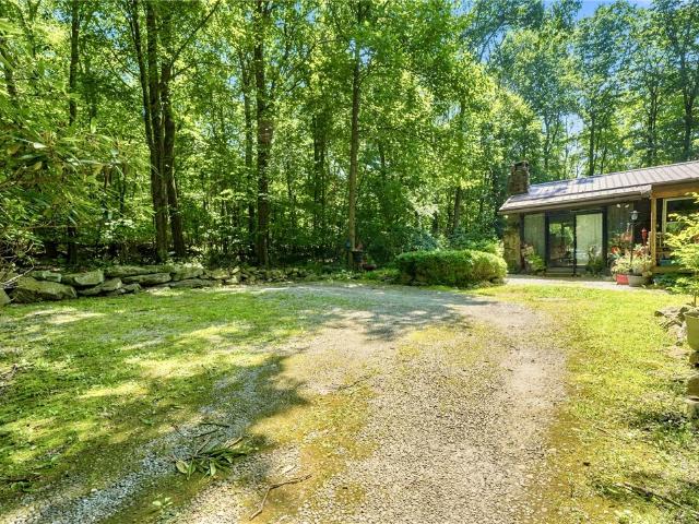 77 Spruce Peak Rd
