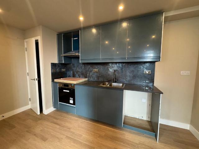 77a North End, CROYDON CR0 1 bed flat to rent £1,550 pcm £358 pw