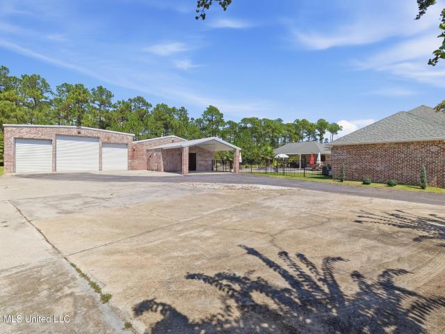 7405 N Old Fort Bayou Road