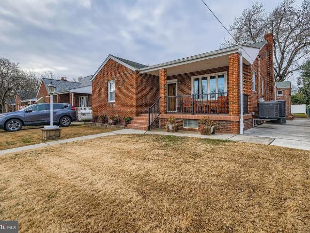 7406 Poplar Avenue