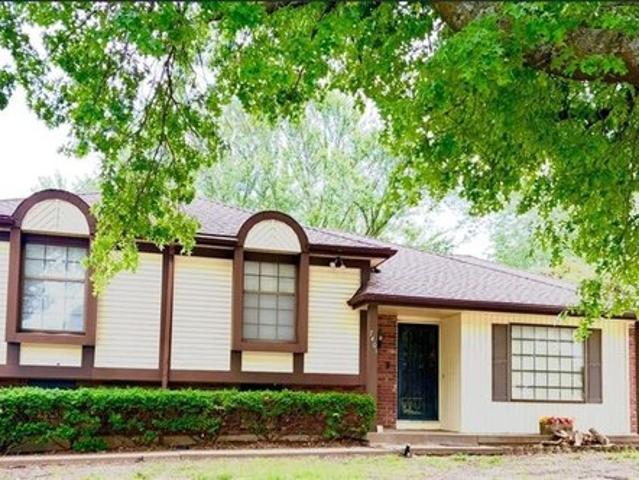 7401 E 127th St, Grandview, MO 64030