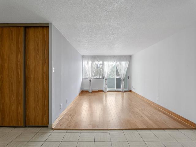 740 Boul. Montpellier, Montréal Saint Laurent, QC H4M