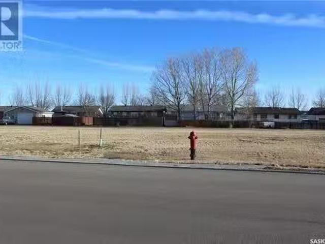 740 Kelly Drive, Shaunavon, SK, S0N 2M0 vacant land for sale.