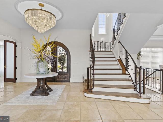 740 Hampton Court