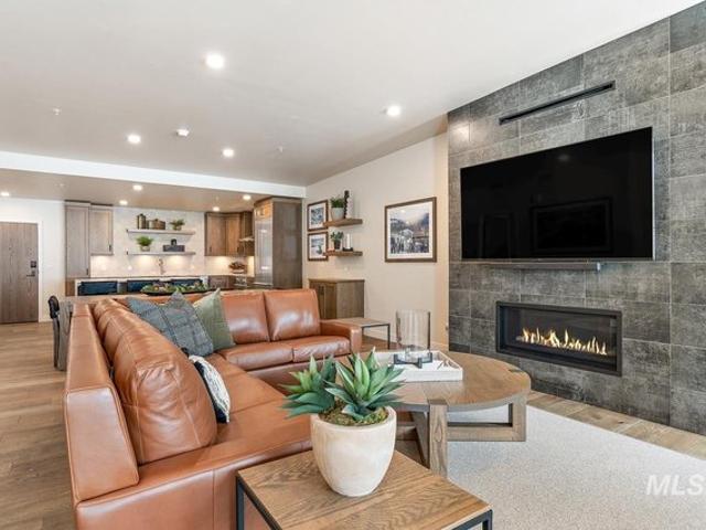 740 Village Dr Unit G07, Donnelly, ID 83615