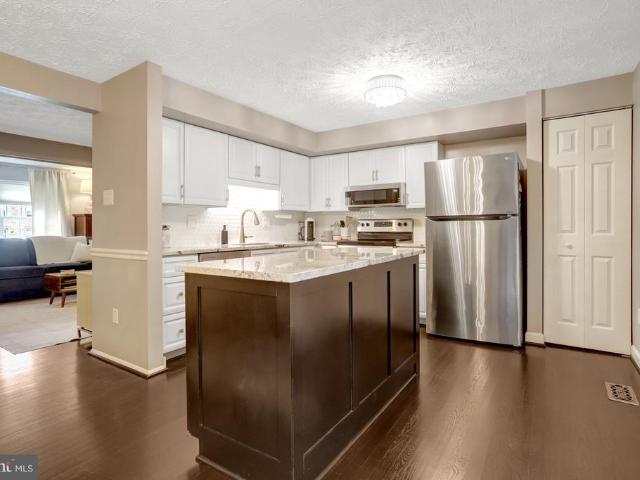 7418 Golden Horseshoe