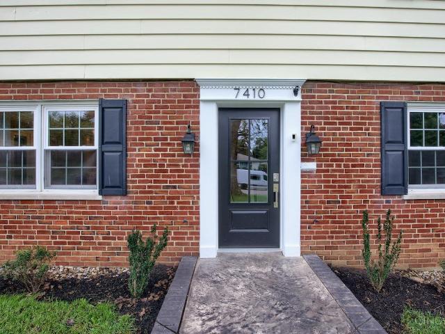 7410 Mar Del Drive