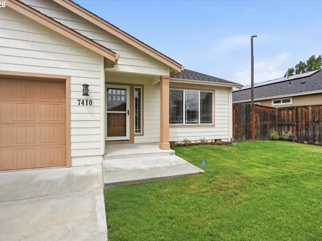 7410 desert view dr