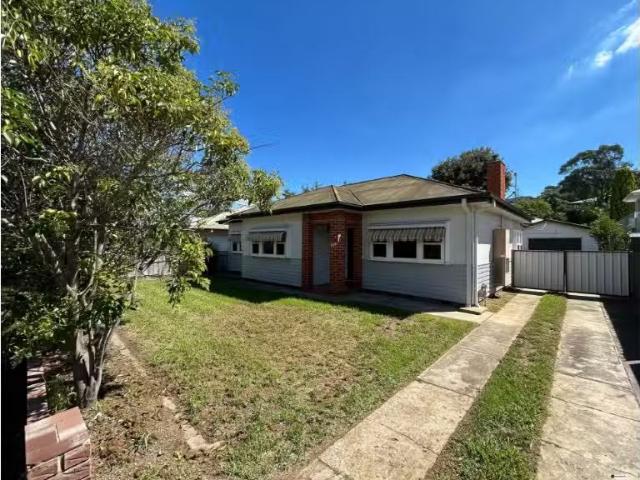 741 Alma Street, Albury House for rent Listed by Property Man.