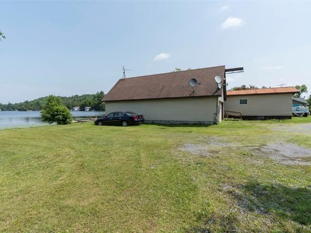 7423 Creekside Drive