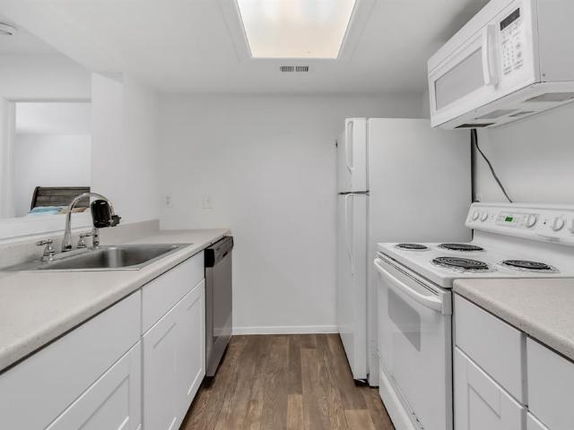 7431 Holly Hill Drive # 215