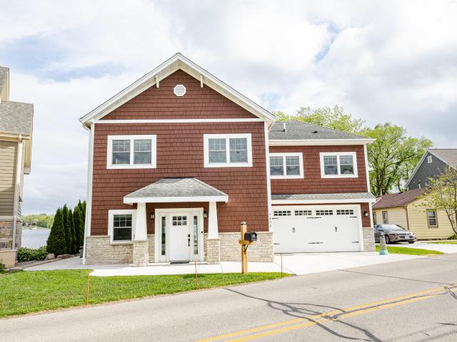 7433 N Tichigan Rd