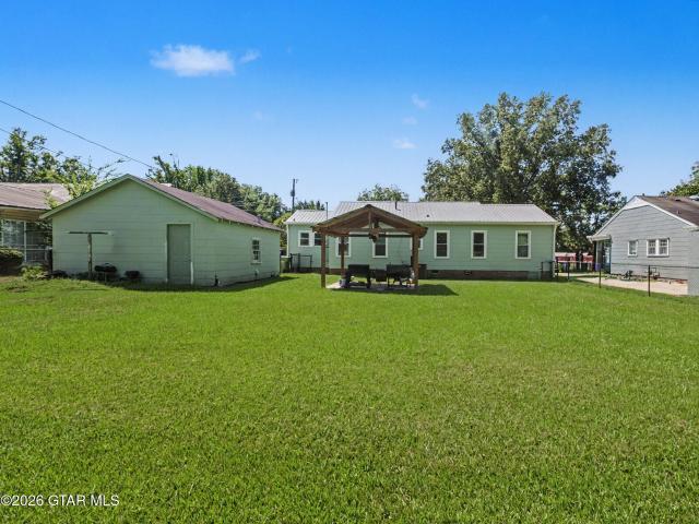 743 E Westbrook