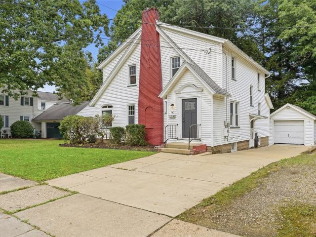 743 MAPLE Street