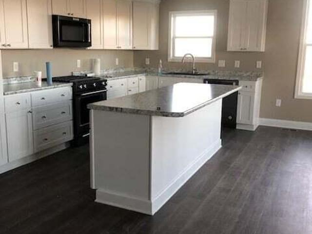 7445 Lakeshore Drive