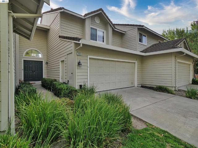 7445 Rolling Hills Cir