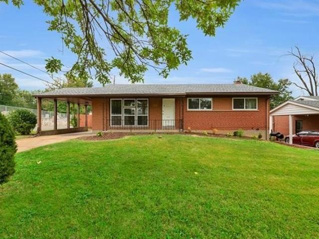 7445 Saleen Ct, Saint Louis, MO 63130