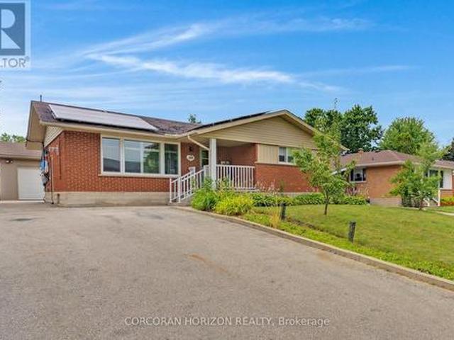 744 Birchwood Avenue, Cambridge, ON, N3H 2V5 house for sale | Listing ID X13613 | Royal LePage